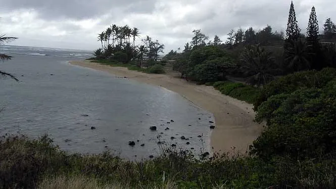 The reef-protected shoreline of Murphy’s Beach (Jaycees Park) on Molokai’s east end.